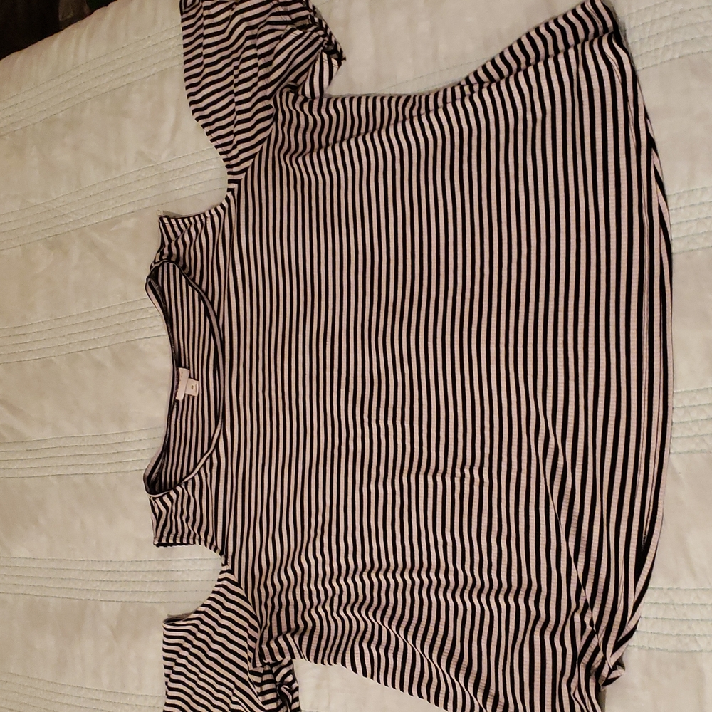 Ladies Ava Via Black & White blouse